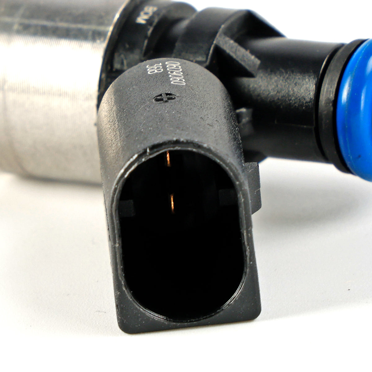 Audi A4 Avant 8E5 2.0 FSI 2002-2004 06D906036B 1PCS Fuel Injector 0261500011